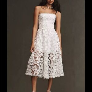 Elegant White Strapless Lace Dress